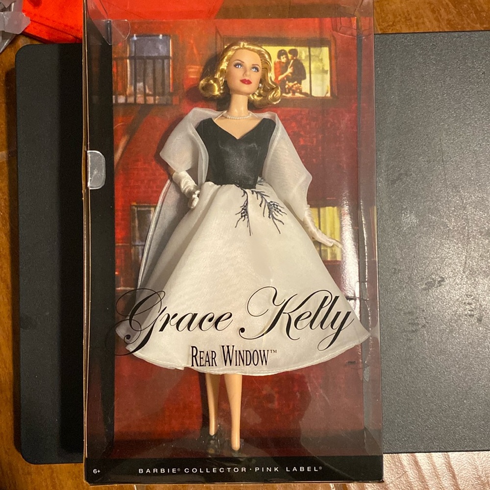 GRACE KELLY REAR WINDOW BARBIE